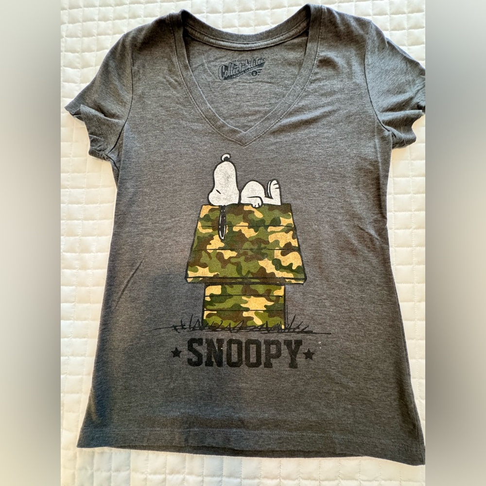 Old Navy Gray Snoopy T-Shirt